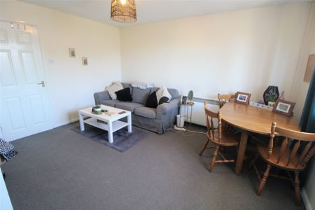 Westminster Court, Whitehall Close, Colchester - Photo 3