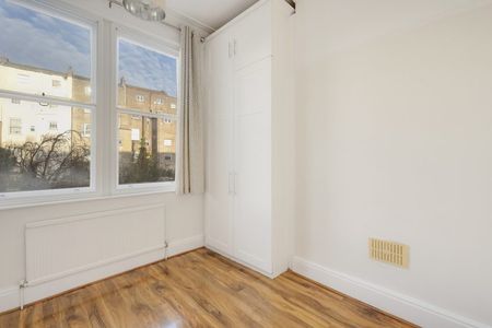 2 Bed Flat - Photo 3