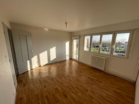 Location - Appartement T4 - 70 m² - Montbéliard - Photo 2