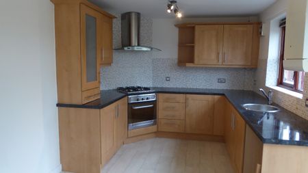 Fully Refurbished, Stylish 3 Bed Semi Detached House to Let in Great Morley Location - Photo 2