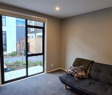 Modern 2 bedroom Townhouse in Central Lower Hutt - Photo 4