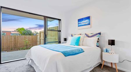 Brand New 3 bedroom 2 bathroom townhouse - Photo 2