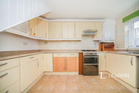 3 bedroom house to rent Sturdee Close, Thetford, IP24 - Photo 4