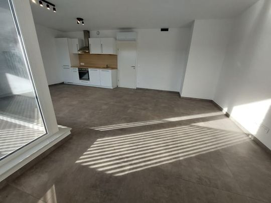 Appartement te huur - Photo 1