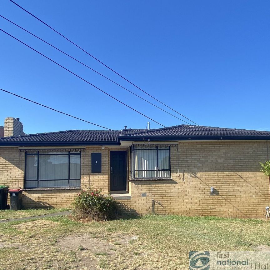 4 Edna Avenue, 3175, Dandenong North Vic - Photo 1