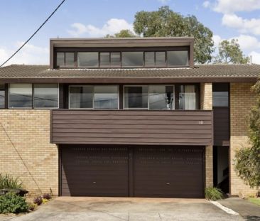 10 McDonald Crescent, - Photo 2