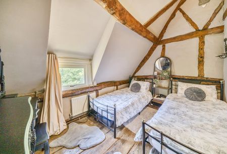 Swan Lane, Stoke Orchard, Cheltenham, Gloucestershire, GL52 - Photo 3