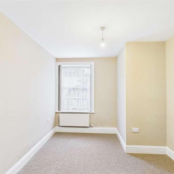 Suffolk Square, Cheltenham, GL50 - Photo 1