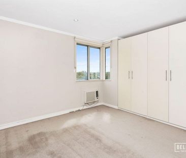 Cozy Two Bedroom Apartment in Shenton Park with Stunning Park and C... - Photo 4