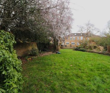 5 bedroom detached house to rent - Photo 4