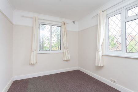 The Homefield, Morden, SM4 - Photo 2