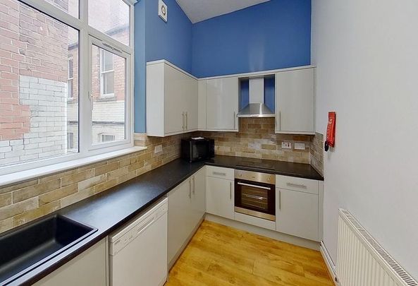 6 bedroom townhouse to rent - Photo 1