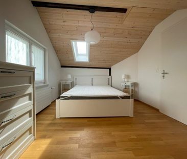 Möblierte 3.5-Zimmer-Dachwohnung mit traumhafter Bergsicht - Photo 3