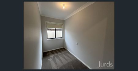 5 BEDROOM HOME IN HUNTLEE - Photo 5