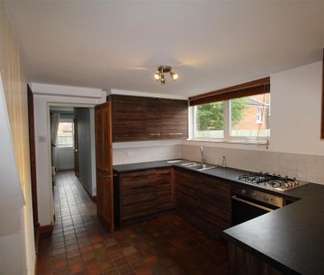 2 bedroom end of terrace house to rent - Photo 1