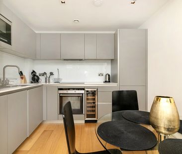 1 Bed Flat, Barbican, EC2Y - Photo 5
