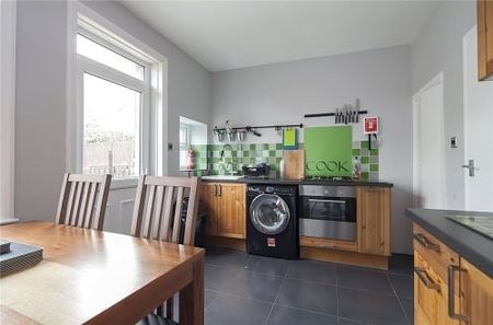 7 Birkhouse Lane, Huddersfield, HD5 - Photo 2