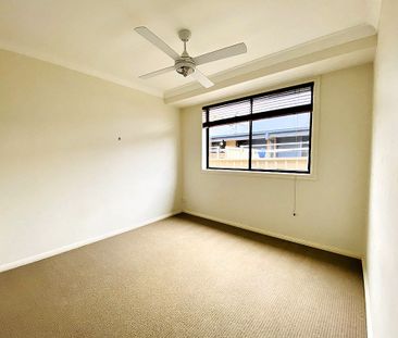 Spacious Villa in Old Bar - Photo 4