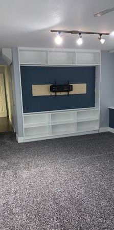 1 Bedroom Basement Suite Above Ground - Photo 1