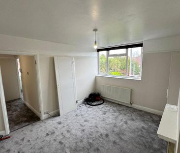 6 bedroom semi-detached house to rent - Photo 2