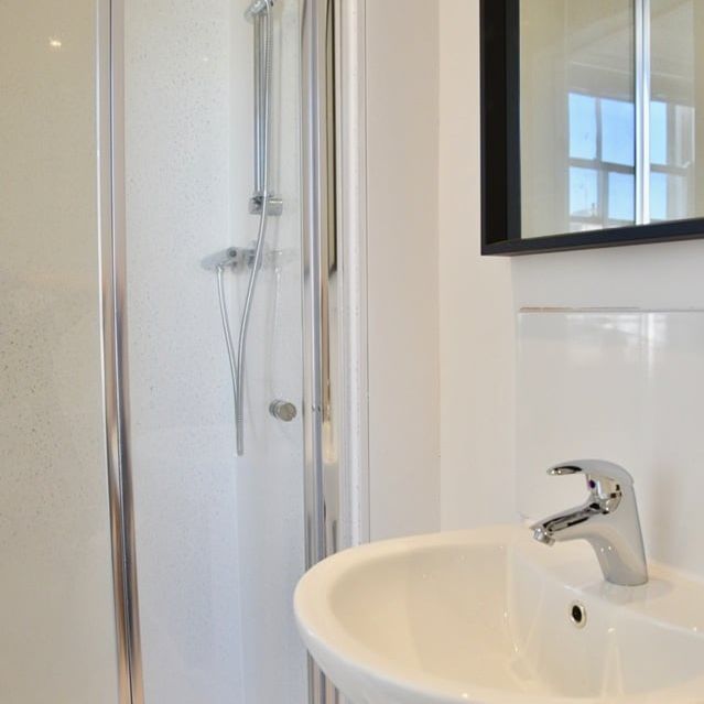 1 Bed Flat, Seafield Road, BN3 - Photo 2