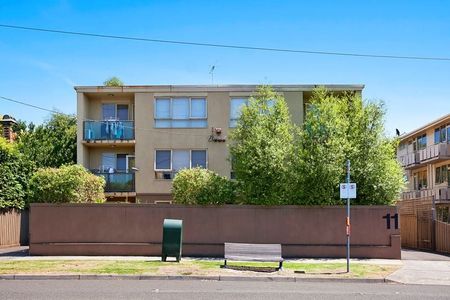 Light-Filled 1-Bedroom Gem in the Heart of Armadale - Photo 4