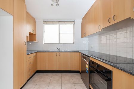 Superb Apartment In A Prime Beachside Location - Photo 4