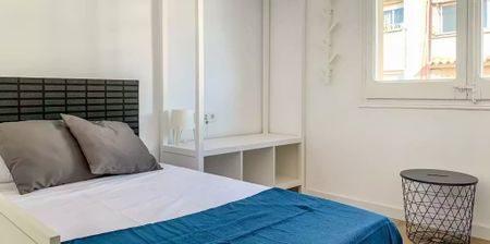 Carrer de l'Antiga Travessera, L'Hospitalet de Llobregat, Catalonia 08906 - Photo 2