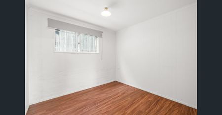 Spacious Family Home nestled in sought after pocket of McDowall - Photo 4