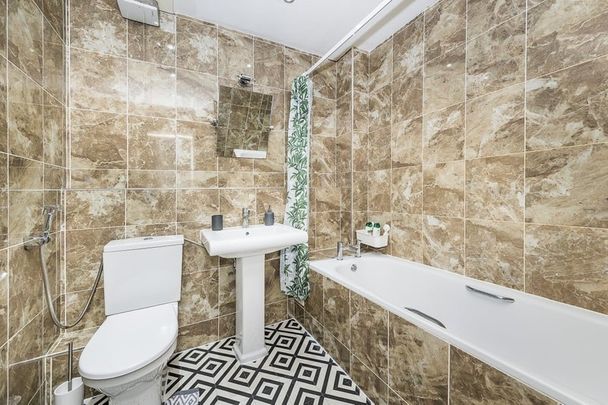 Room in a Shared House, Fakruddin Street, E1 - Photo 1