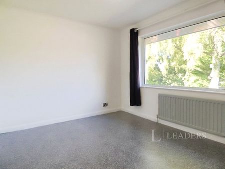 3 bedroom house to rent Charnwood Crescent, Chandler's Ford, Eastleigh, Hampshire, SO53 - Photo 5