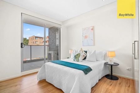 Modern 2-Bedroom Apartment with EV Charger & Dual Balconies - Photo 4