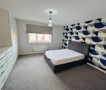 3 bedroom end of terrace house to rent - Photo 3