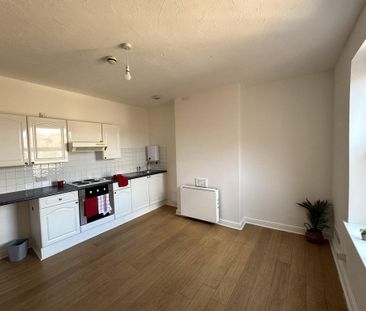 1 bedroom bedsit to rent - Photo 2