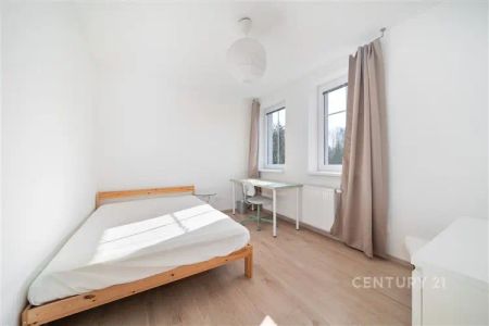 Pronájem útulného bytu 2+1 s balkónem, Liberec IStaré Město - Photo 2