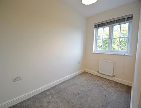 3 Bedroom Semi Detached To Let - Photo 3