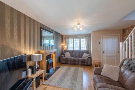 4 bedroom detached house to rent - Photo 2