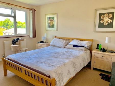 Rochester Way, Crowborough - Photo 3