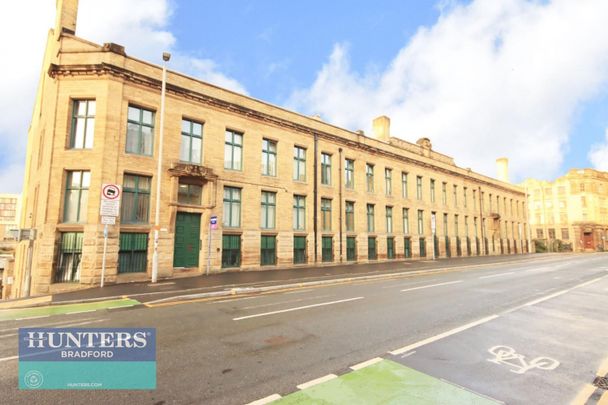 1 bedroom Flat To Let - Photo 1