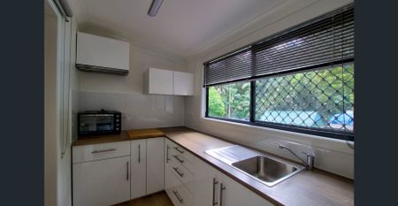 One Bedroom Studio Apartment - Great Location - Photo 2