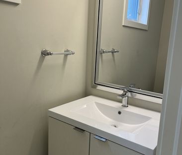 For Lease - 677 Chelton Road, London South, Ontario - Photo 1