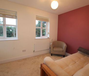 2 bedroom terraced house to rent - Photo 4