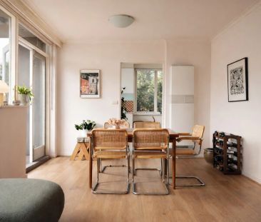 Incredibly Spacious, Sun Drenched Apartment in the Heart of St Kild... - Photo 3