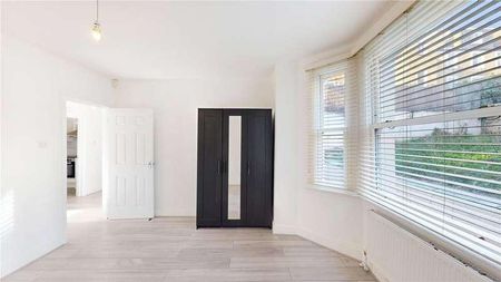 Pemberton Gardens, Archway, London, N19 - Photo 3