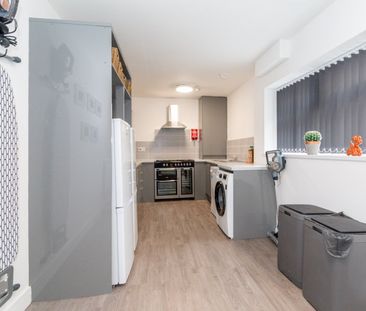 Room in a Shared House, Bigham Road, L6 - Photo 5