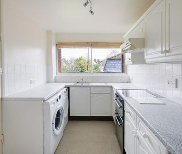 2 Bed Flat - Photo 3