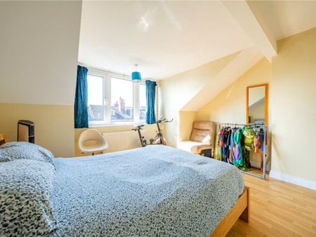 4 bedroom terraced house to rent - Photo 5