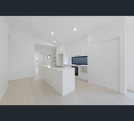 35 Hotham Crescent, Banya, Qld 4551 - Photo 1