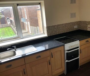 3 Bed Flat, Luton, LU2 - Photo 2