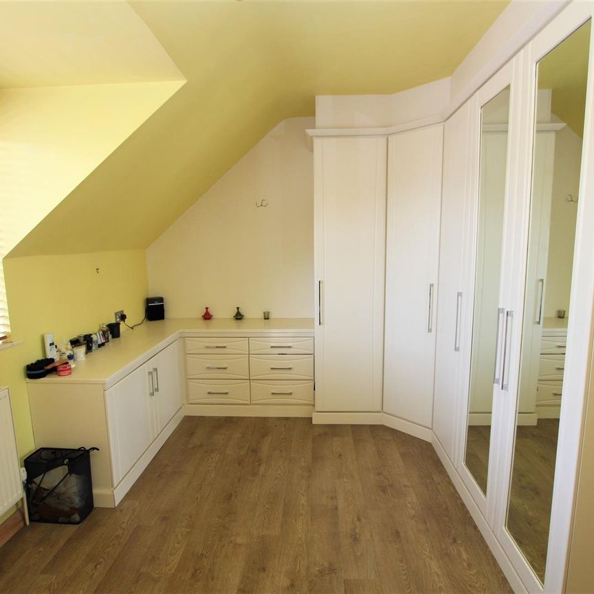 2 bedroom Semi-Detached House to let - Photo 1